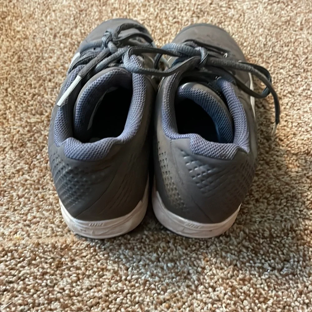 Nike Vapor Strike football cleats 2.5Y
